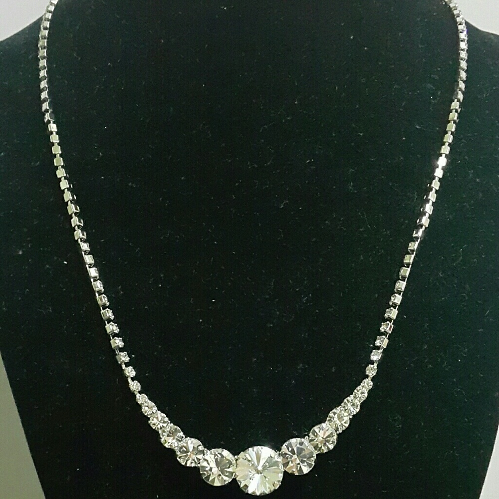 Made in korea, styis ,Beautiful Elegant necklace